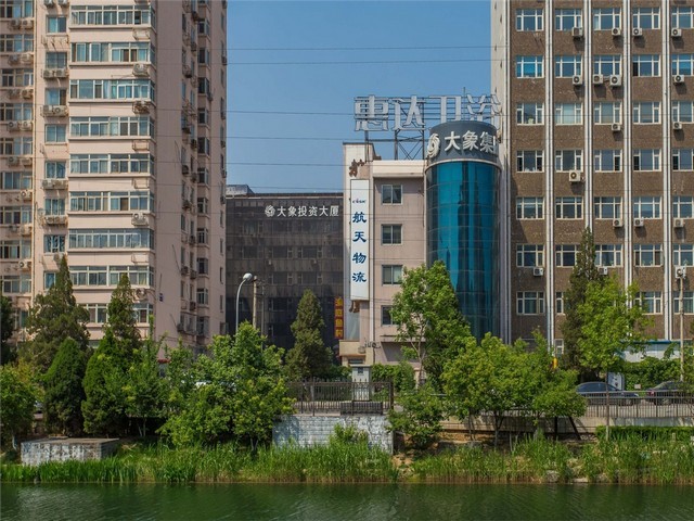 现代轻奢别墅豪宅设计多少钱一平