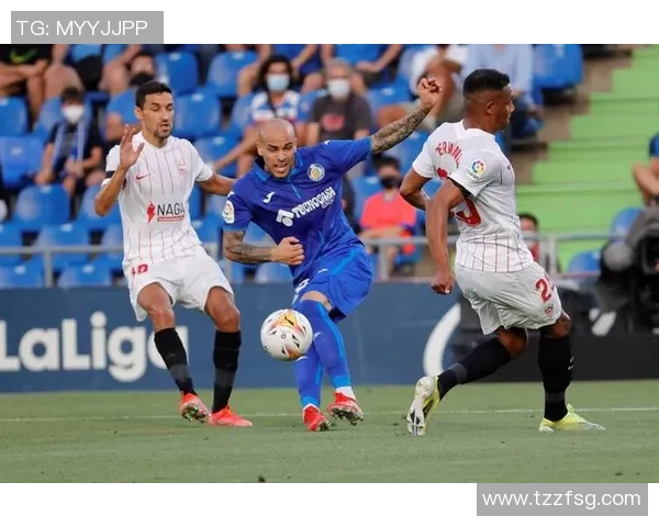 足球明星观看比赛的最佳途径与平台推荐解析